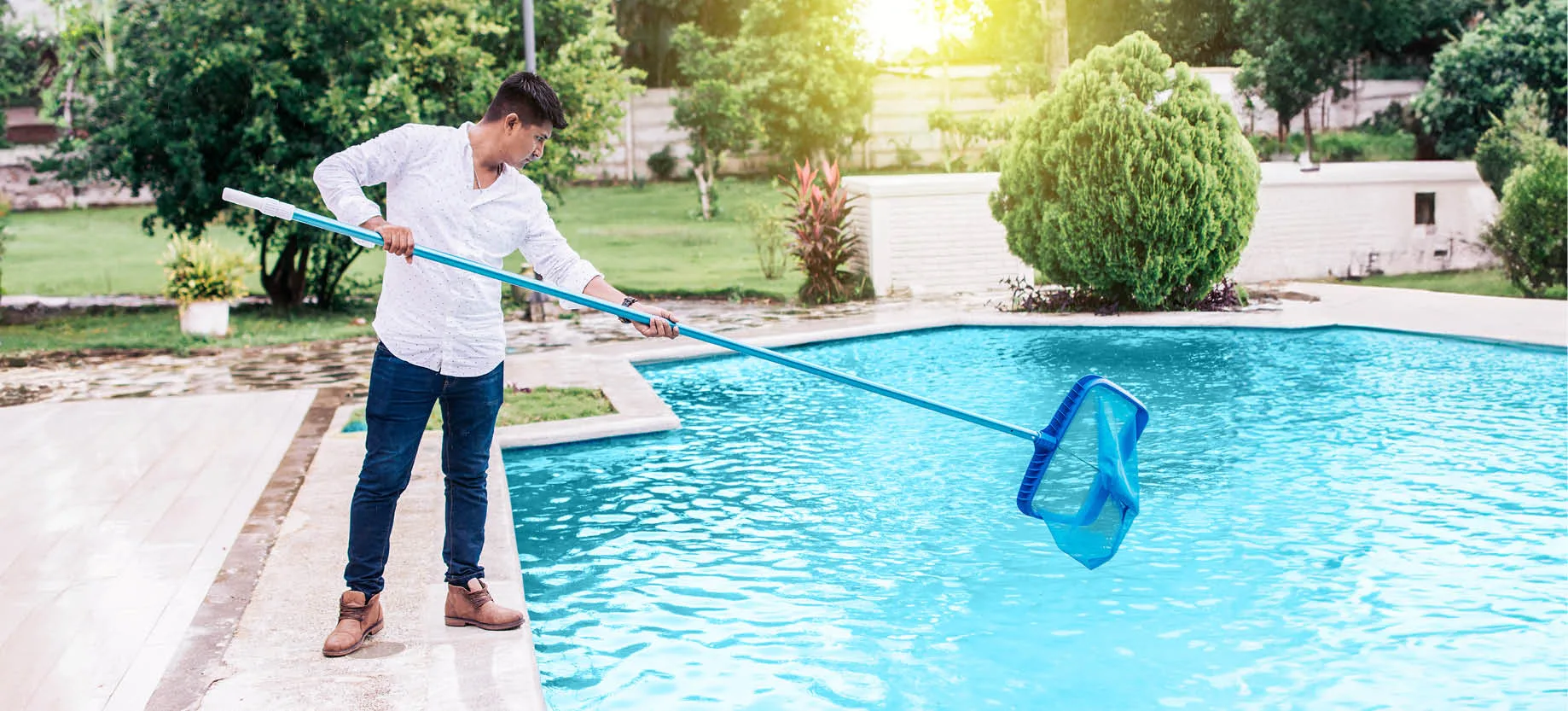 Professional Swimming Pool Cleaning and Chemical Balance